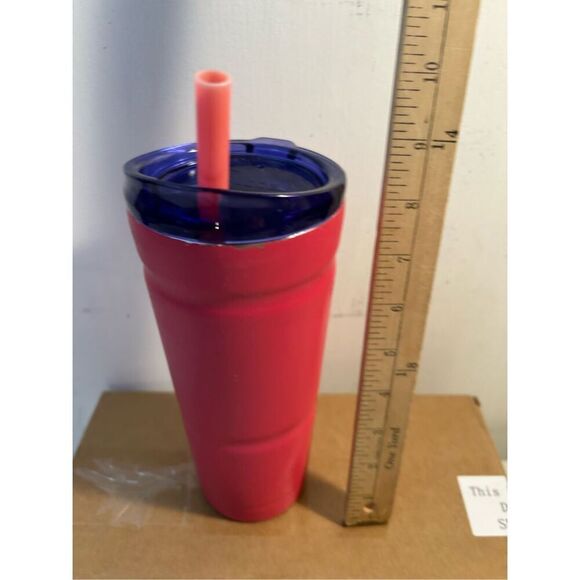 Bubba cup 24 oz pink with straw ( peeling on edge) - Picture 4 of 4